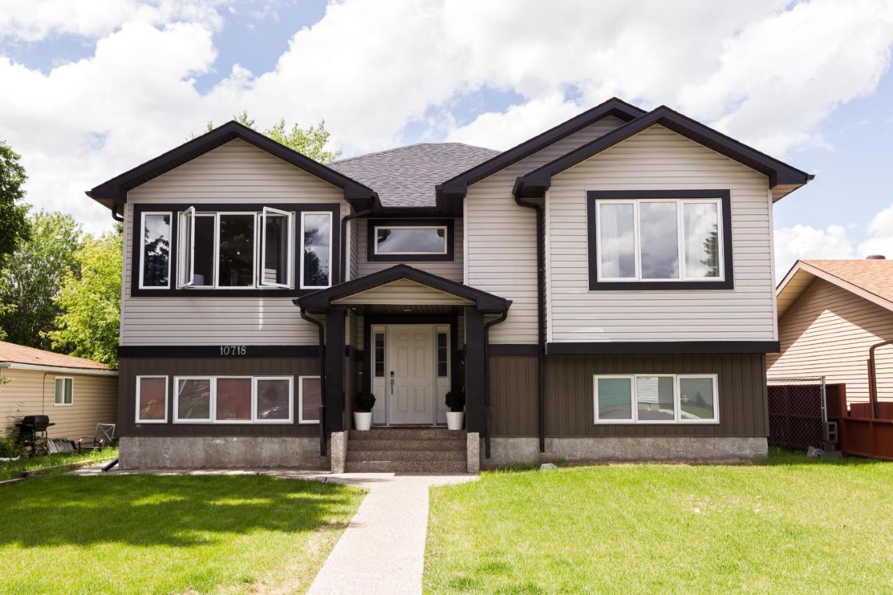 Executive Home - Long Stays Welcome - Garage Parking - Free Wifi & Netflix Edmonton Eksteriør billede