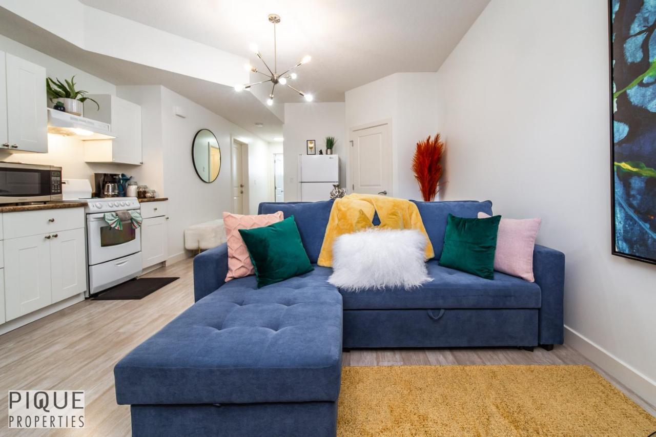 Executive Home - Long Stays Welcome - Garage Parking - Free Wifi & Netflix Edmonton Eksteriør billede