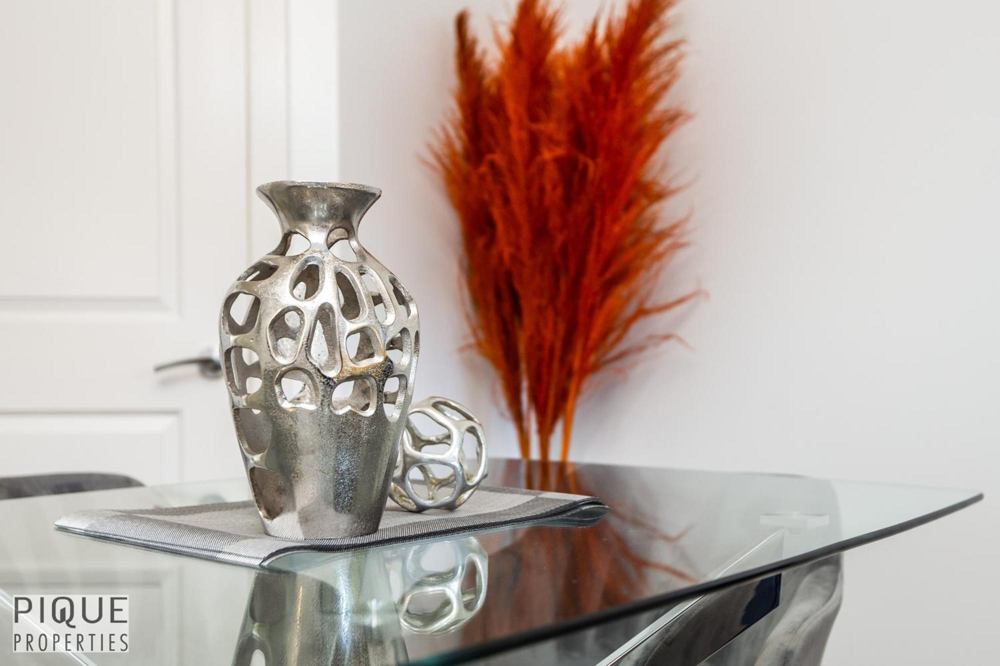 Executive Home - Long Stays Welcome - Garage Parking - Free Wifi & Netflix Edmonton Værelse billede