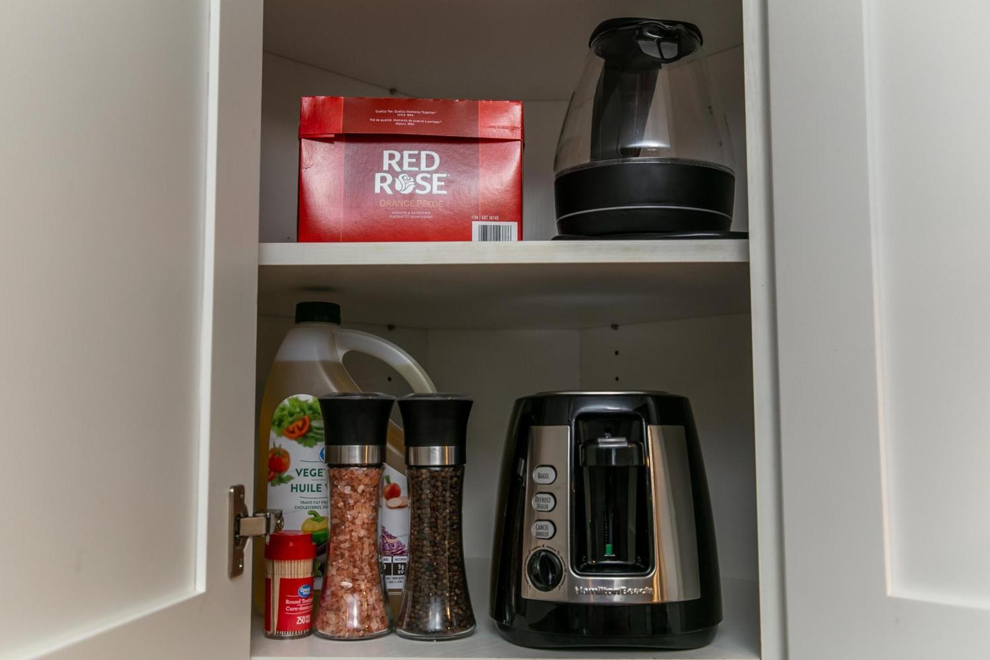 Executive Home - Long Stays Welcome - Garage Parking - Free Wifi & Netflix Edmonton Værelse billede