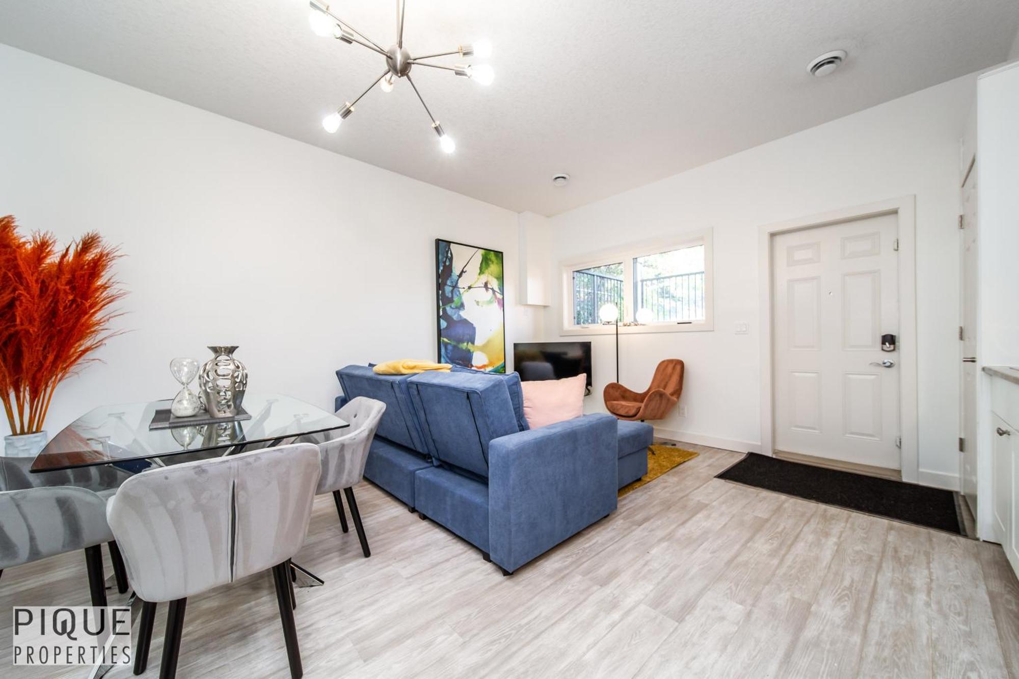 Executive Home - Long Stays Welcome - Garage Parking - Free Wifi & Netflix Edmonton Værelse billede