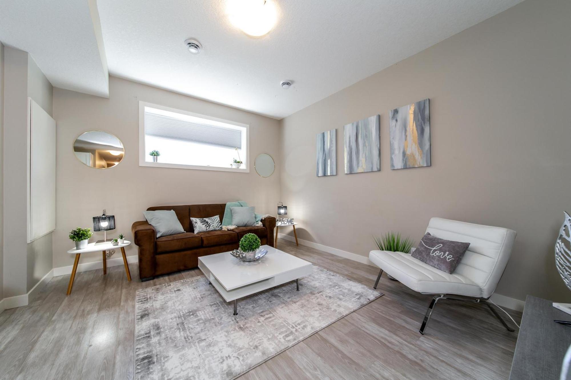 Executive Home - Long Stays Welcome - Garage Parking - Free Wifi & Netflix Edmonton Værelse billede