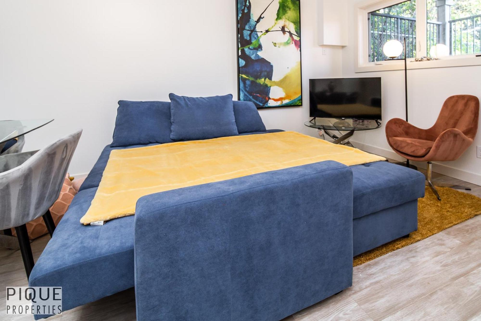 Executive Home - Long Stays Welcome - Garage Parking - Free Wifi & Netflix Edmonton Værelse billede