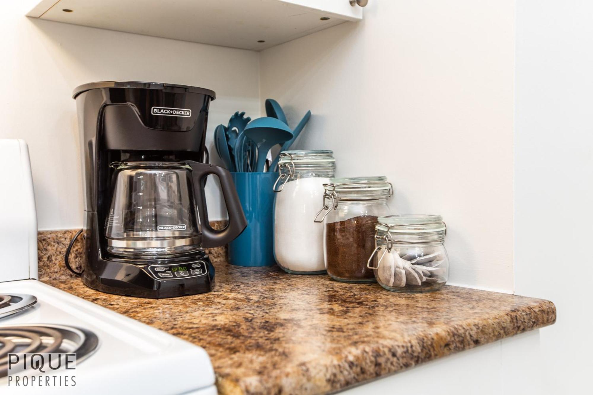 Executive Home - Long Stays Welcome - Garage Parking - Free Wifi & Netflix Edmonton Værelse billede