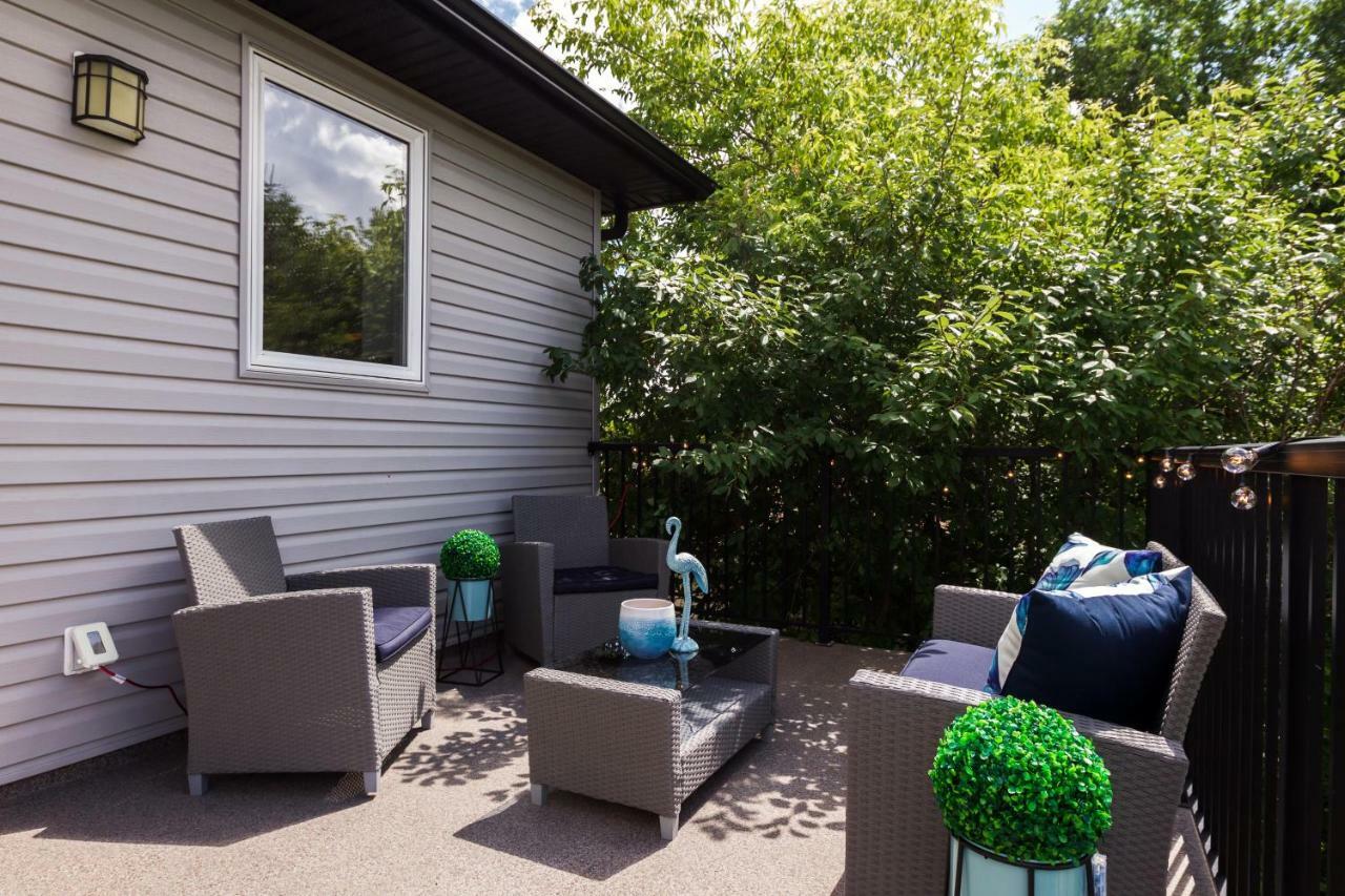 Executive Home - Long Stays Welcome - Garage Parking - Free Wifi & Netflix Edmonton Eksteriør billede